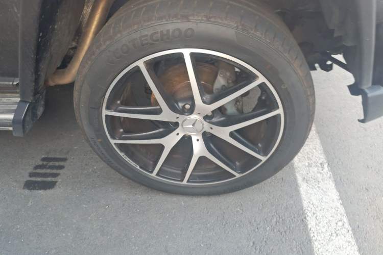 Used Mercedes-Benz G-Class 2016 G 500 Right Front Wheel Hub