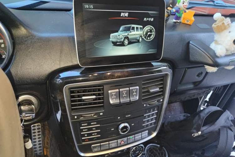 Used Mercedes-Benz G-Class 2017 G 350 d Audio And AC Panel