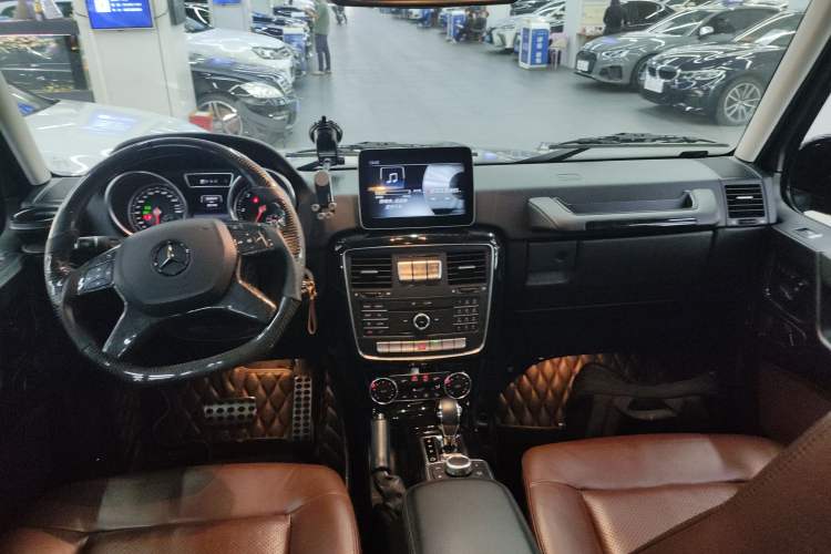 Used Mercedes-Benz G-Class 2017 G 350 d Center Console