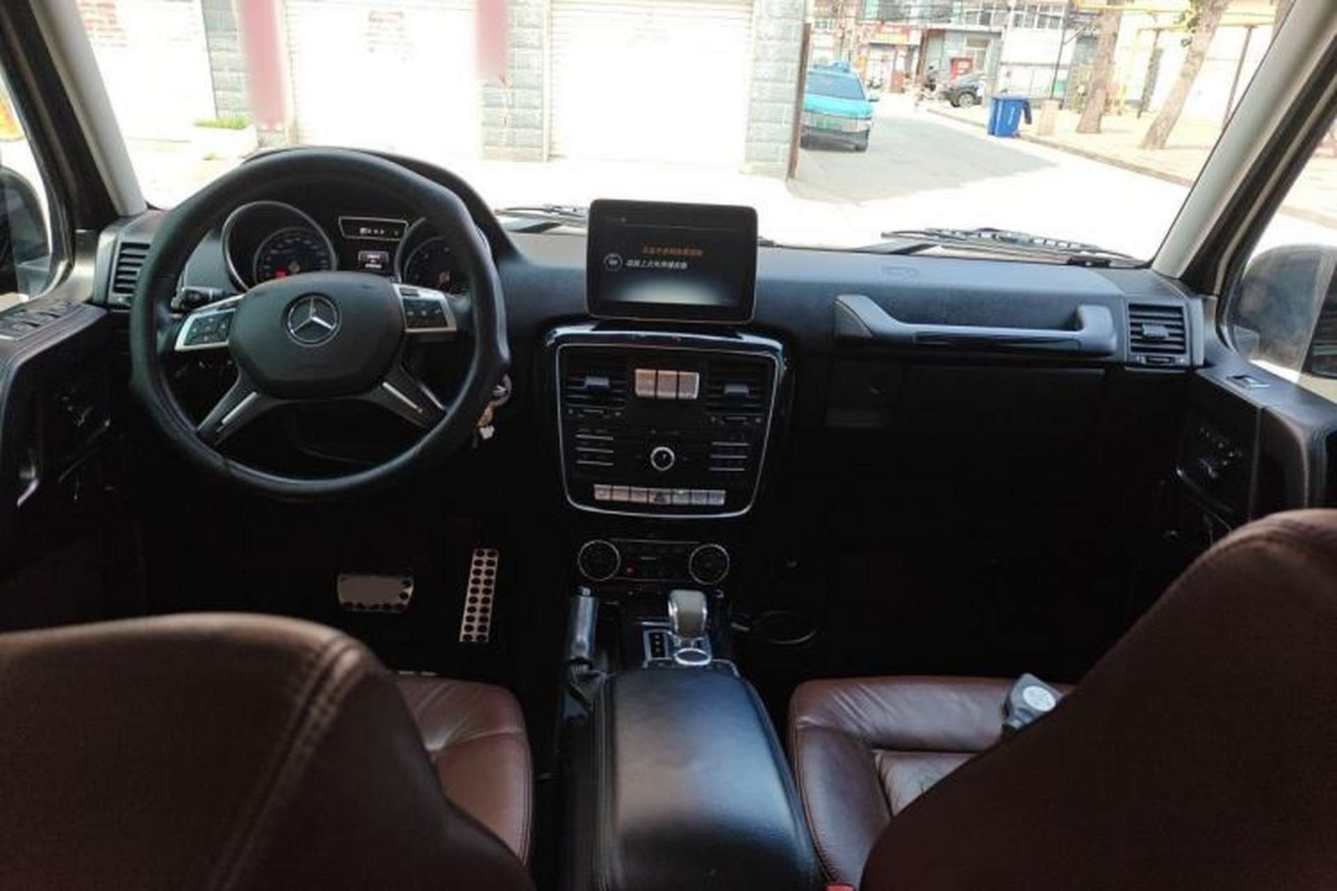 Used Mercedes-Benz G-Class 2017 G 350 d Center Console