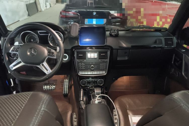 Used Mercedes-Benz G-Class 2017 G 500 Center Console