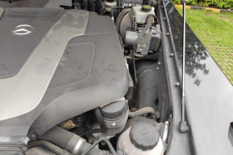 Used Mercedes-Benz G-Class 2017 G 350 d Engine Bay Left