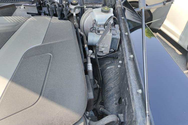 Used Mercedes-Benz G-Class 2017 G 350 d Engine Bay Left