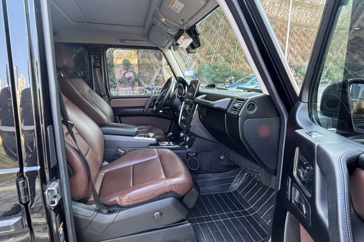 Used Mercedes-Benz G-Class 2017 G 350 d Interior 6