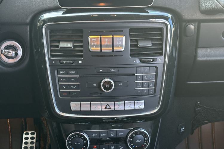 Used Mercedes-Benz G-Class 2017 G 350 d Interior 7