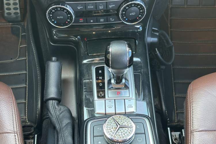 Used Mercedes-Benz G-Class 2017 G 350 d Interior 9
