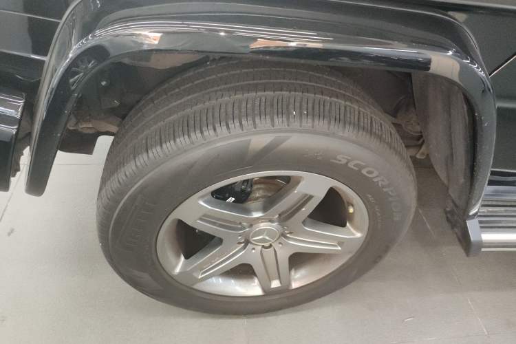 Used Mercedes-Benz G-Class 2017 G 350 d Left Front Wheel Hub