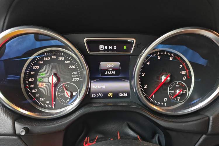 Used Mercedes-Benz G-Class 2017 G 500 Odometer Close Up