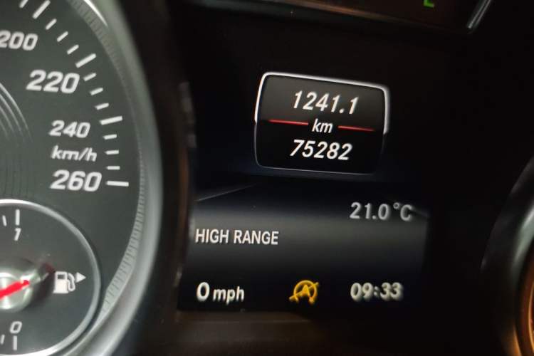 Used Mercedes-Benz G-Class 2017 G 350 d Odometer Close Up