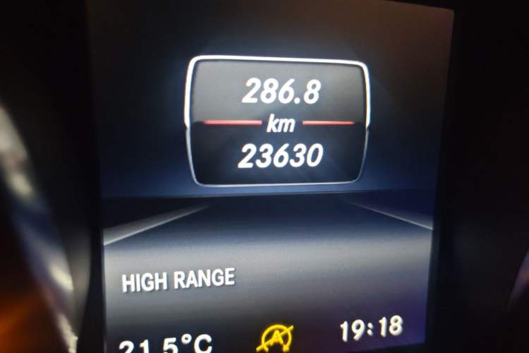 Used Mercedes-Benz G-Class 2017 G 500 Odometer Close Up