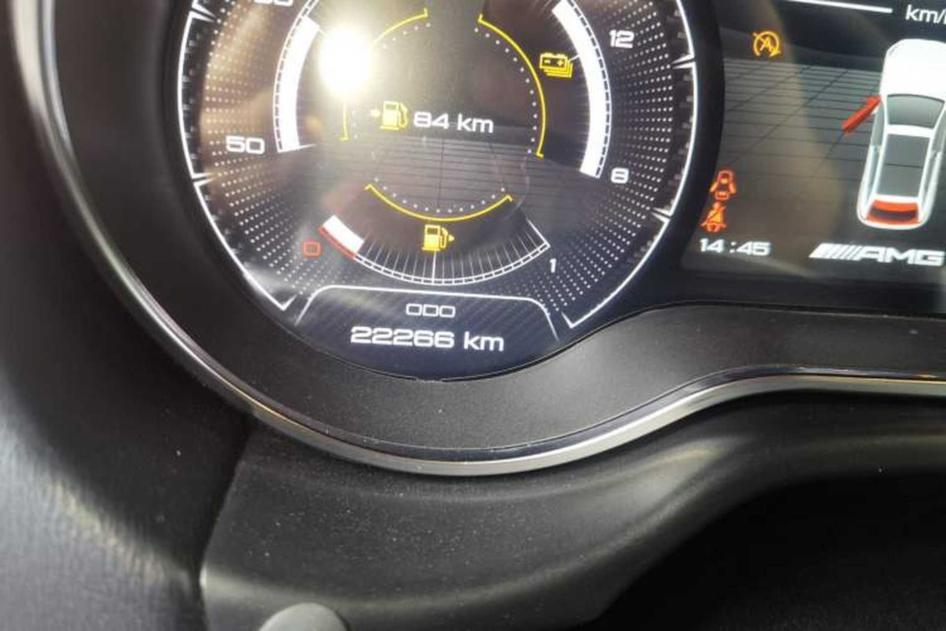 Used Mercedes-Benz G-Class 2017 G 500 Odometer Close Up
