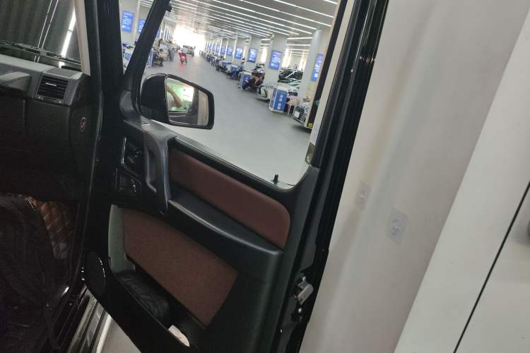 Used Mercedes-Benz G-Class 2017 G 350 d Right Front Door Interior