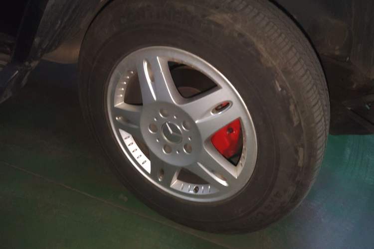 Used Mercedes-Benz G-Class 2017 G 350 d Right Front Wheel Hub