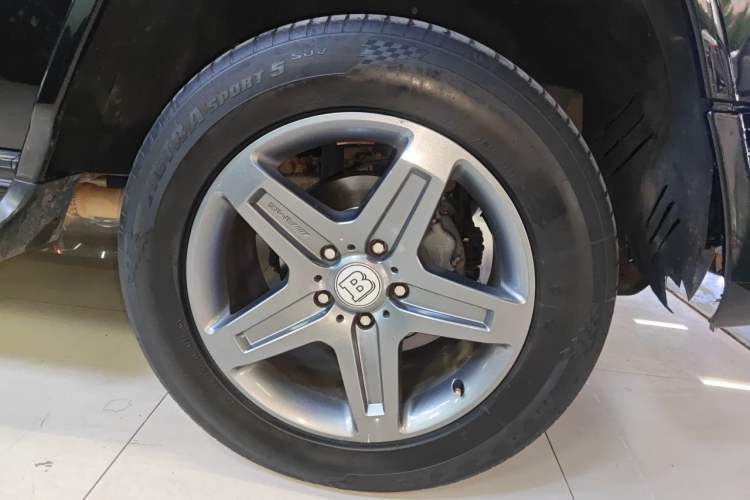 Used Mercedes-Benz G-Class 2017 G 500 Right Front Wheel Hub