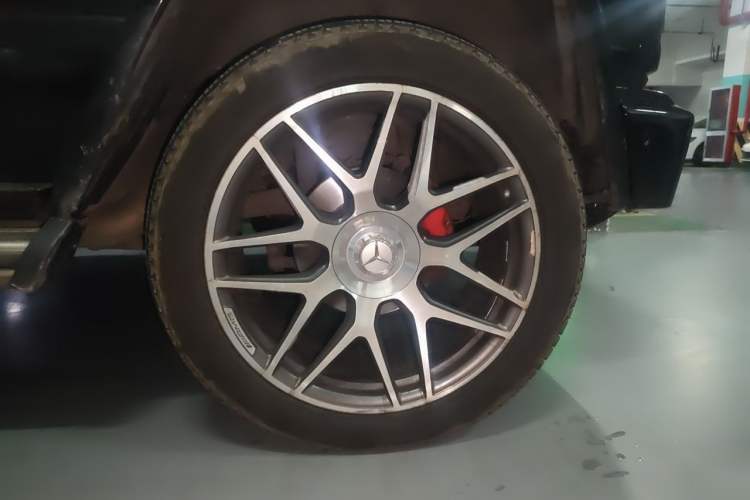 Used Mercedes-Benz G-Class 2017 G 350 d Right Front Wheel Hub