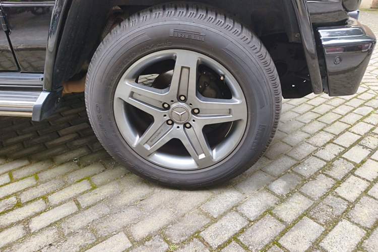 Used Mercedes-Benz G-Class  Right Front Wheel Hub