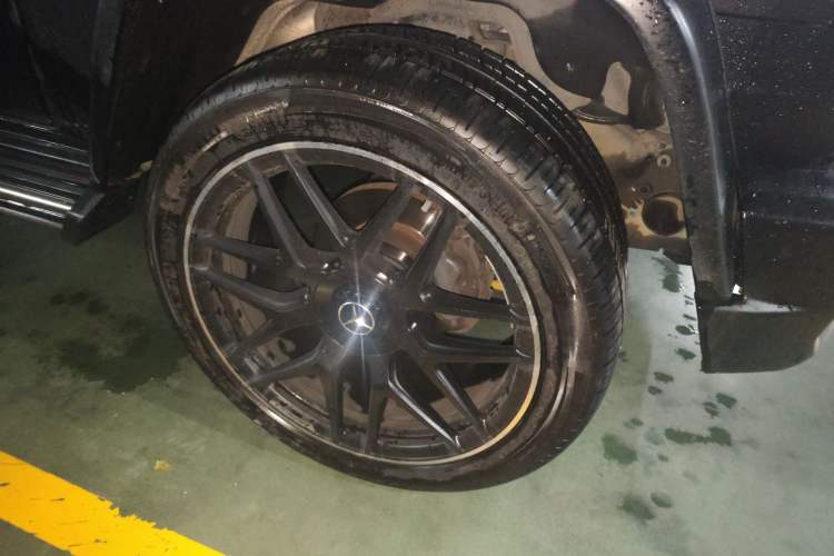Used Mercedes-Benz G-Class 2017 G 350 d Right Front Wheel Hub