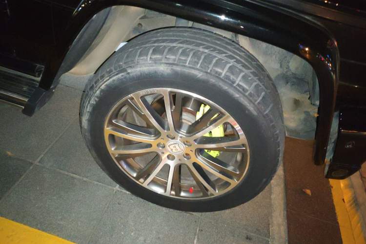 Used Mercedes-Benz G-Class 2017 G 350 d Right Front Wheel Hub