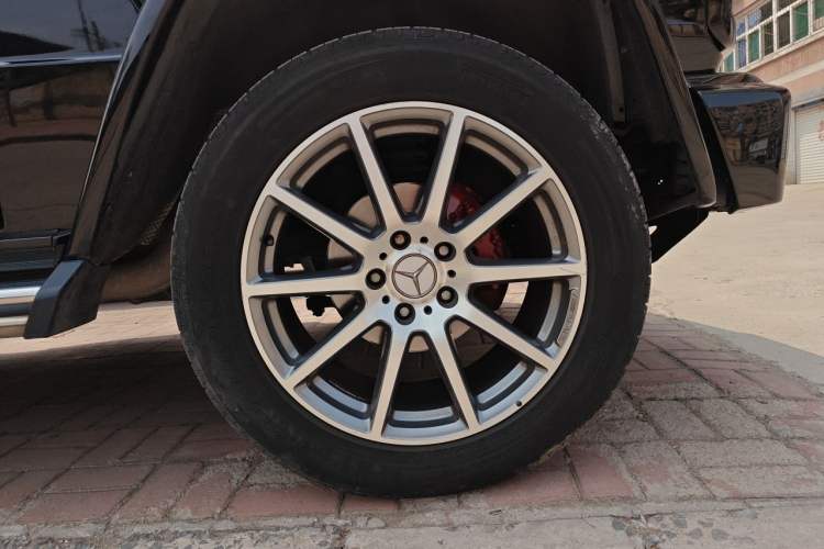 Used Mercedes-Benz G-Class 2017 G 350 d Right Front Wheel Hub