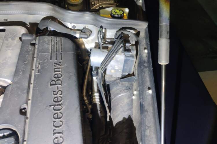 Used Mercedes-Benz G-Class 2017 G 500 Engine Bay Left