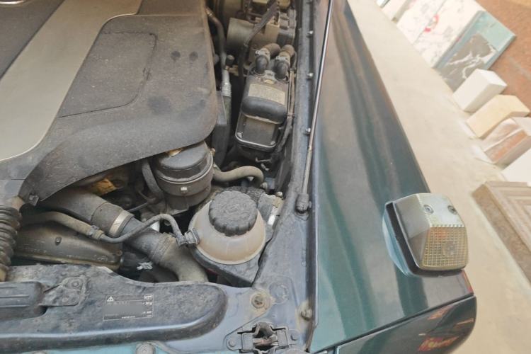 Used Mercedes-Benz G-Class  Engine Bay Left