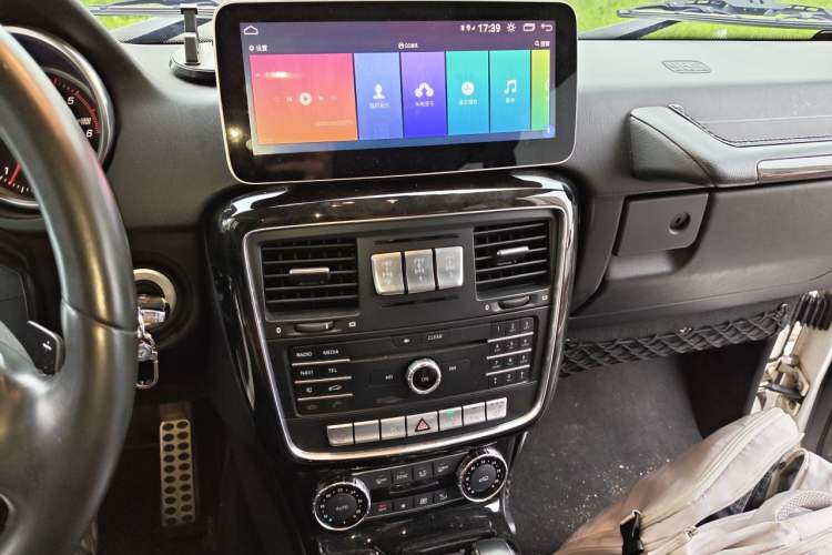 Used Mercedes-Benz G-Class 2017 G 350 d Audio And AC Panel