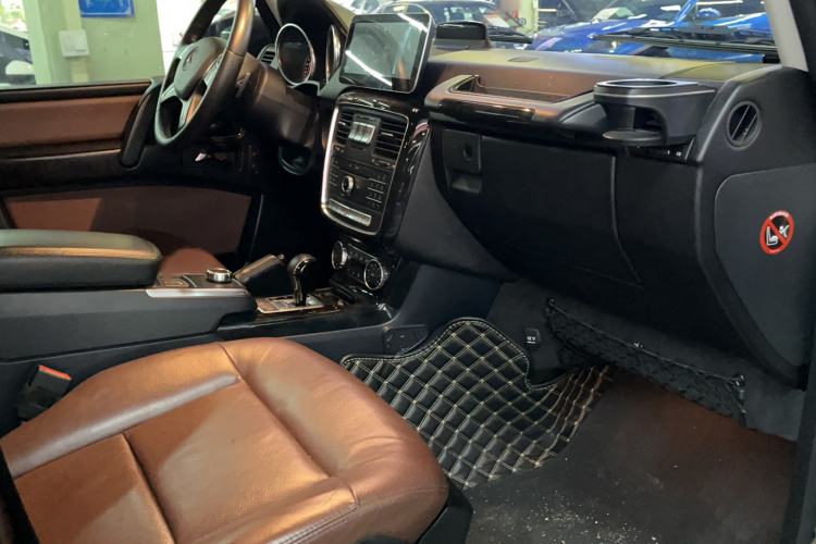 Used Mercedes-Benz G-Class 2017 G 350 d Interior 5