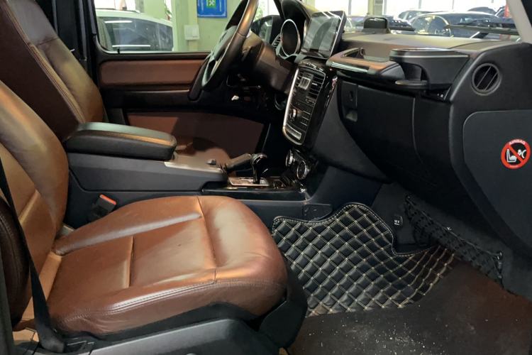 Used Mercedes-Benz G-Class 2017 G 350 d Interior 6