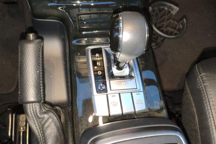 Used Mercedes-Benz G-Class 2017 G 350 d Gear Lever