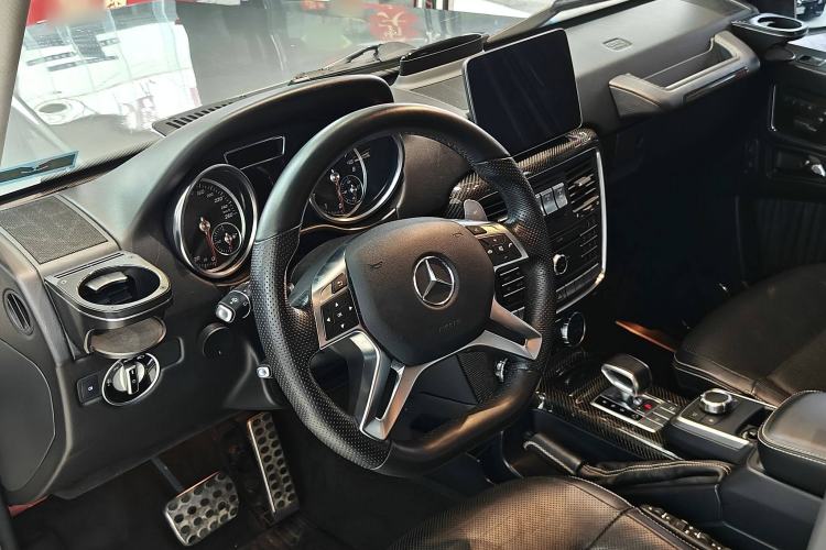 Used Mercedes-Benz G-Class 2017 G 500 Interior 3