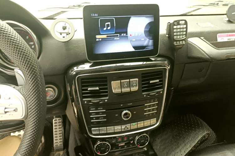 Used Mercedes-Benz G-Class  Audio And AC Panel