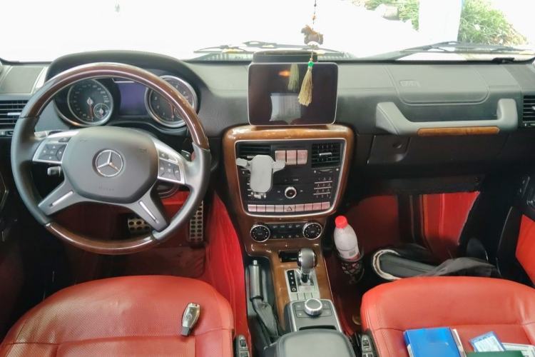 Used Mercedes-Benz G-Class  Center Console