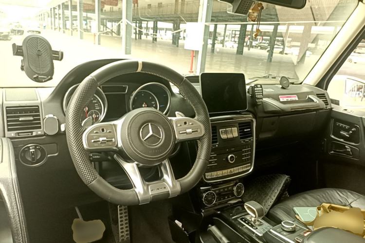 Used Mercedes-Benz G-Class  Center Console