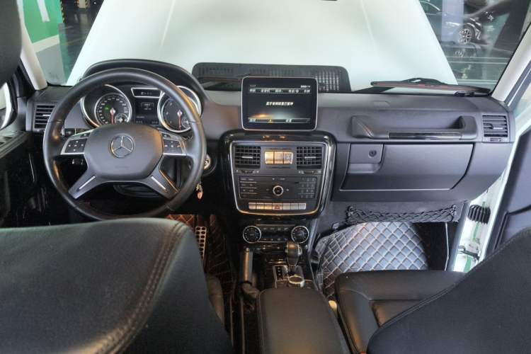 Used Mercedes-Benz G-Class 2017 G 350 d Center Console