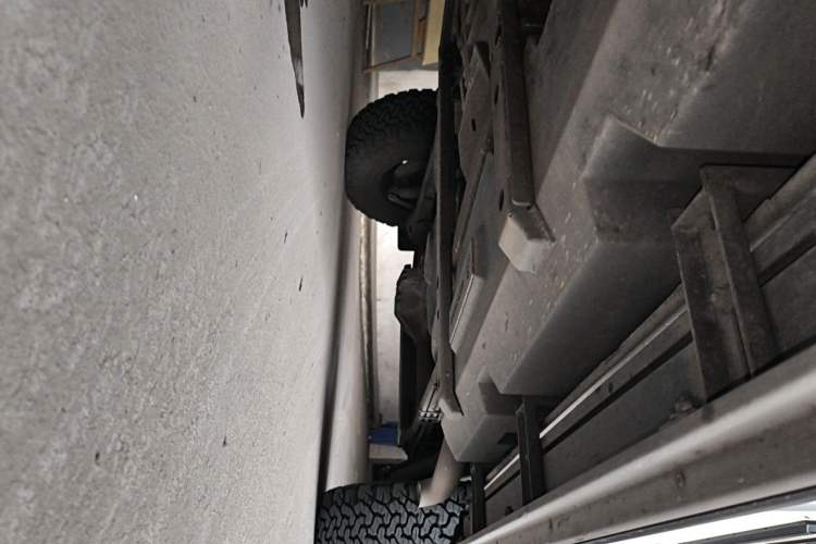 Used Mercedes-Benz G-Class  Chassis Front Left
