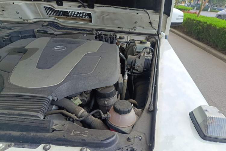 Used Mercedes-Benz G-Class 2017 G 350 d Engine Bay Left