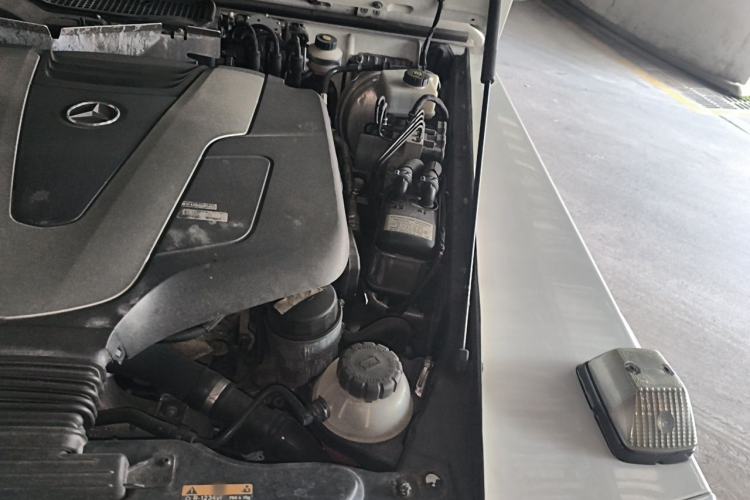 Used Mercedes-Benz G-Class  Engine Bay Left