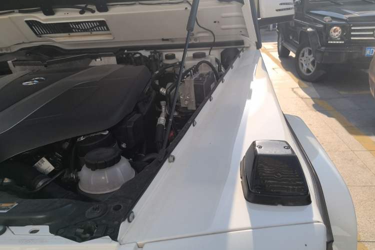 Used Mercedes-Benz G-Class 2017 G 350 d Engine Bay Left
