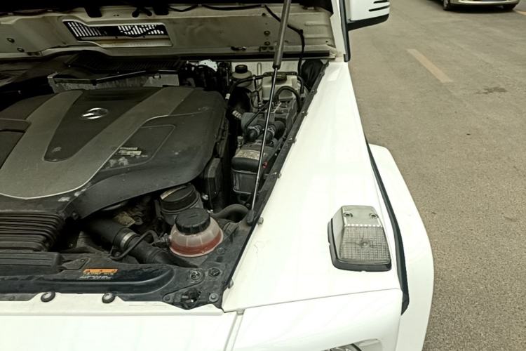 Used Mercedes-Benz G-Class  Engine Bay Left