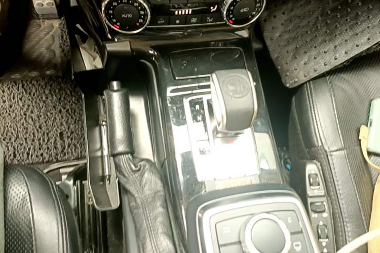 Used Mercedes-Benz G-Class  Gear Lever