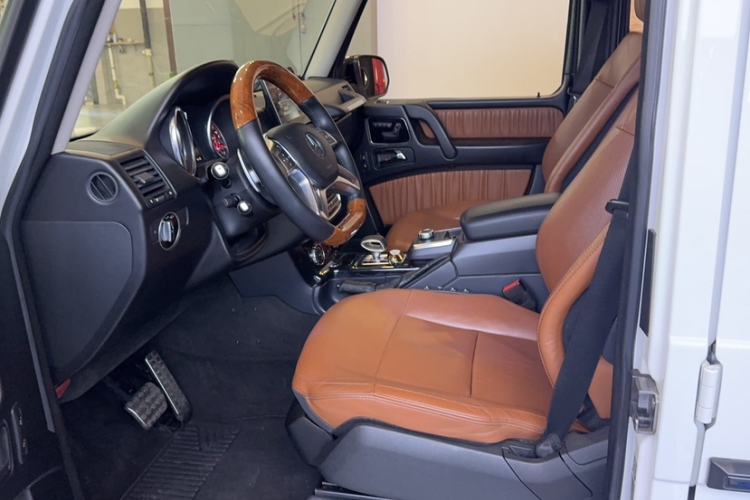 Used Mercedes-Benz G-Class 2017 G 500 Interior 1