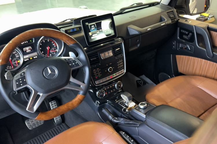 Used Mercedes-Benz G-Class 2017 G 500 Interior 2