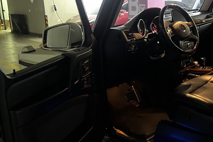 Used Mercedes-Benz G-Class 2017 G 500 Interior 5