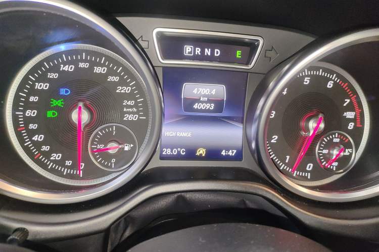 Used Mercedes-Benz G-Class 2017 G 500 Odometer Close Up