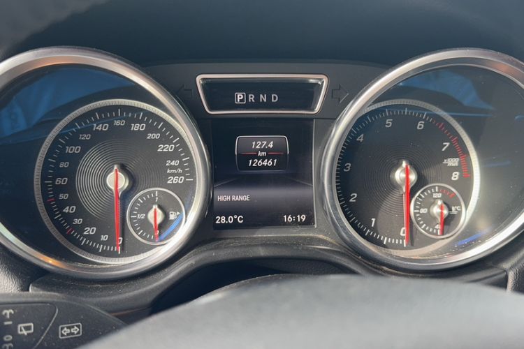 Used Mercedes-Benz G-Class 2017 G 500 Odometer Close Up