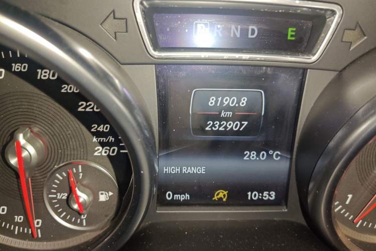 Used Mercedes-Benz G-Class 2017 G 350 d Odometer Close Up