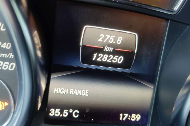Used Mercedes-Benz G-Class 2017 G 500 Odometer Close Up