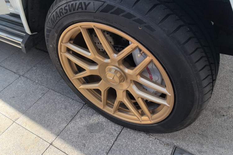 Used Mercedes-Benz G-Class 2017 G 350 d Right Front Wheel Hub