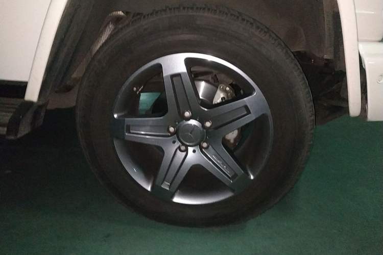 Used Mercedes-Benz G-Class 2017 G 500 Right Front Wheel Hub