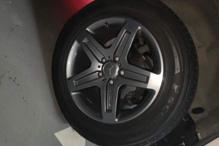 Used Mercedes-Benz G-Class 2017 G 500 Right Front Wheel Hub